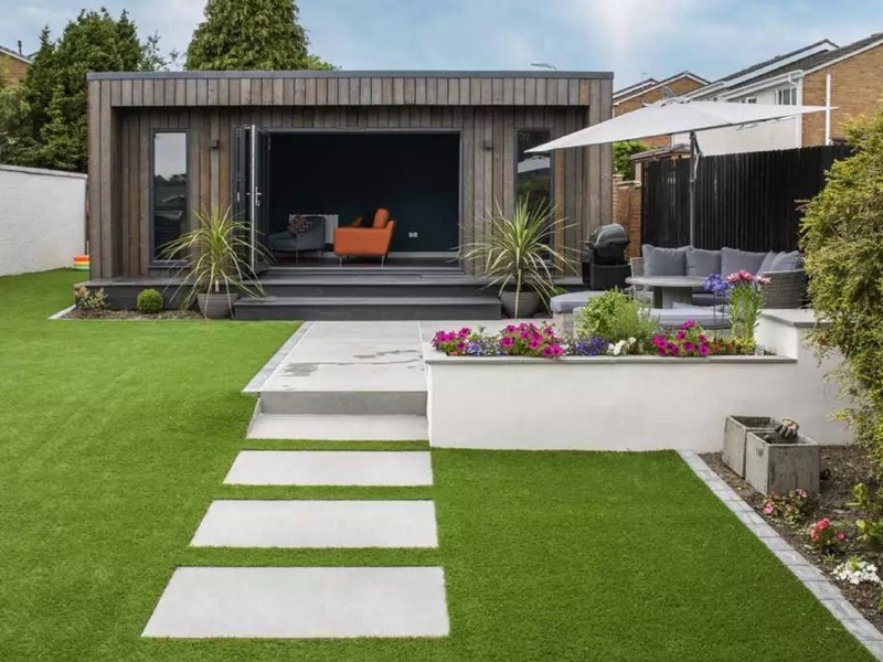 Garden room in peaceful luxury garden